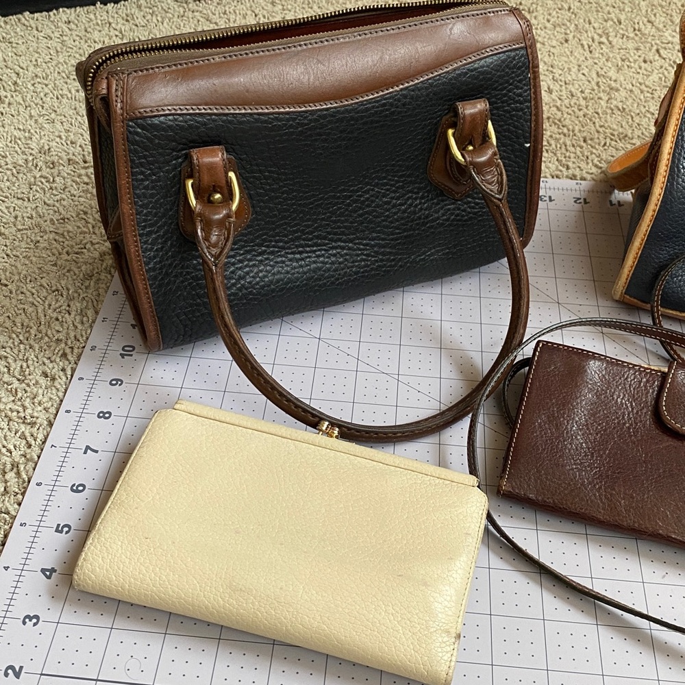 Dooney & Bourke bag lot - Picture 9 of 17
